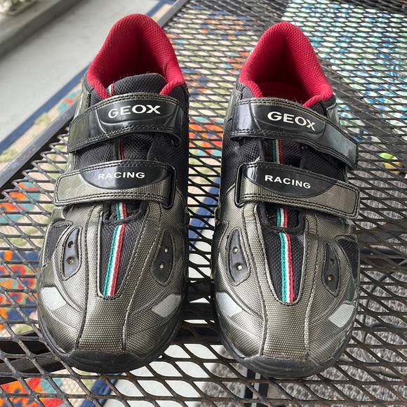 Geox Velcro big boys sneakers size 5 1/2 excellent condition. - Picture 1 of 8